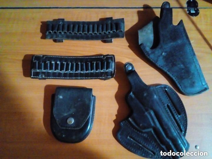 Militaria: FUNDAS PARA PISTOLAS , BALAS Y ESPOSAS - Foto 1
