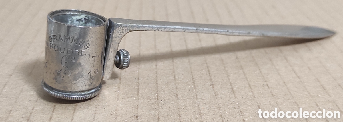 Military Antiques: ANTIGUO DOSIFICADOR FRANC&Eacute;S DE POLVORA - LAT&Oacute;N NIQUELADO - FABRICANTE MARCADO EN LA BASE