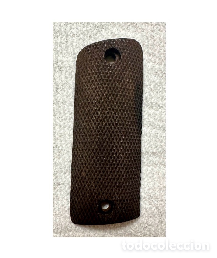 Militaria: Vieja cacha original de madera para pistola.