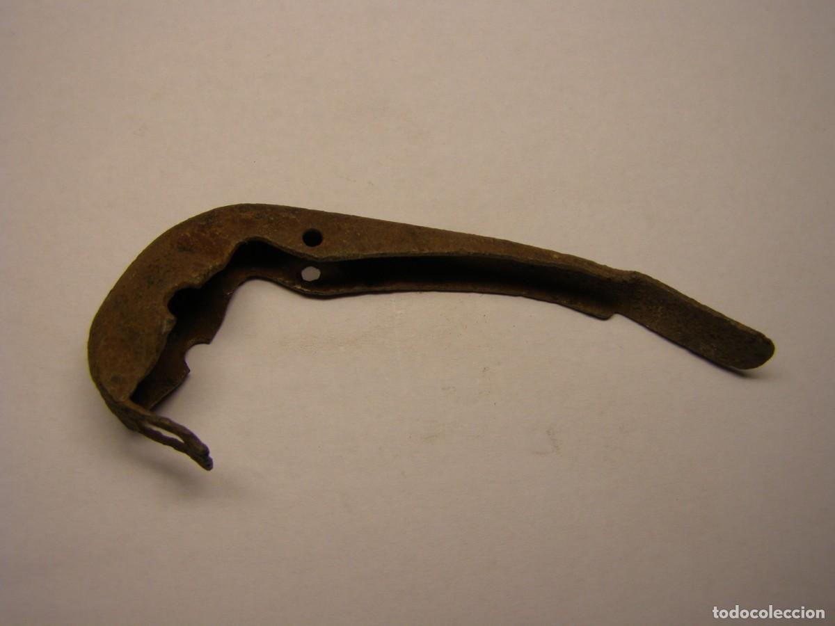 Militaria: Palanca de seguridad granada F-1 francesa, sistema Billant 1916.