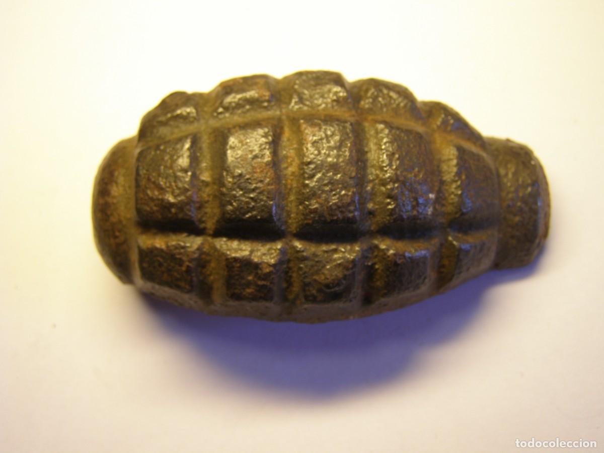 Militaria: Fragmento de granada de mano defensiva, Guerra Civil Espa&ntilde;ola. Inerte.