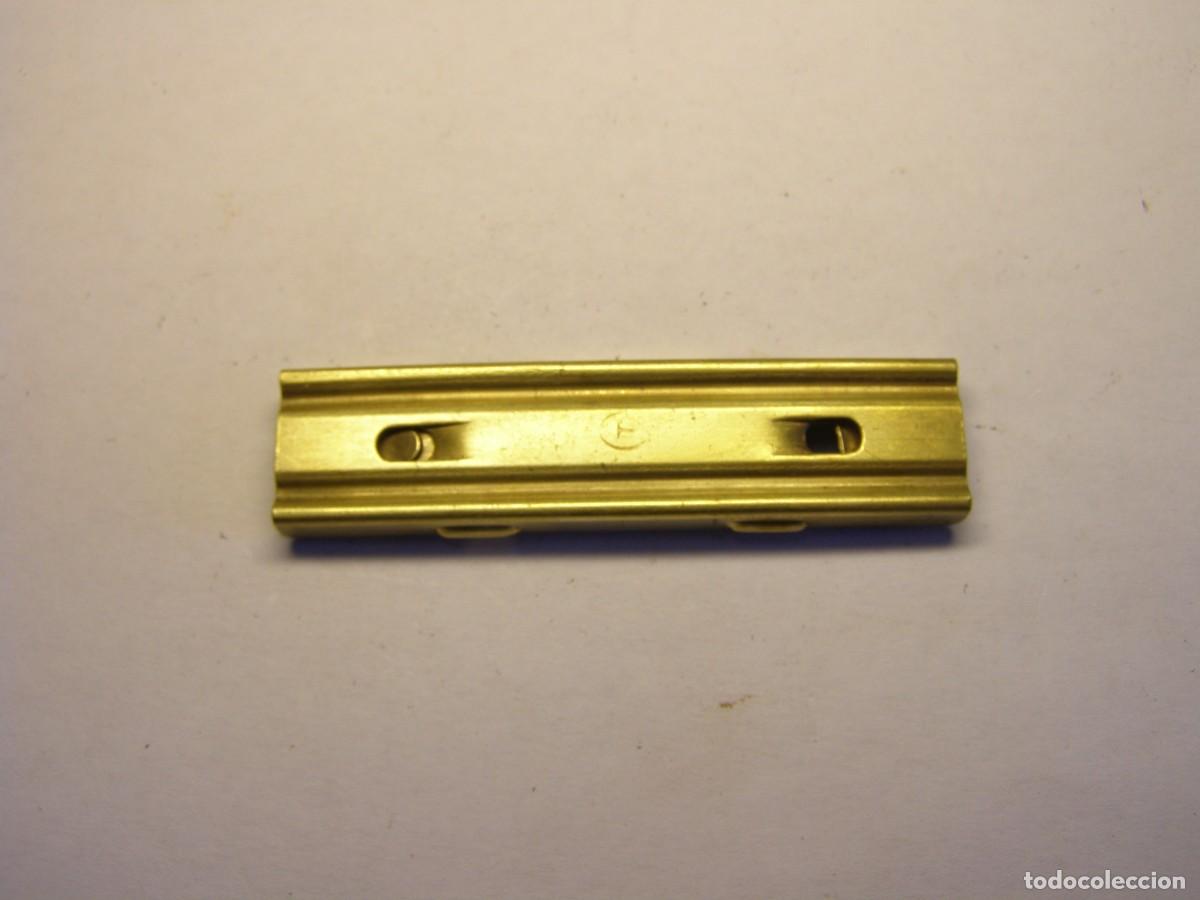 Militaria: Peine clip para 5 cartuchos para fusil Mauser 93, calibre 7 x 57 mm. G.C.E. INERTE.