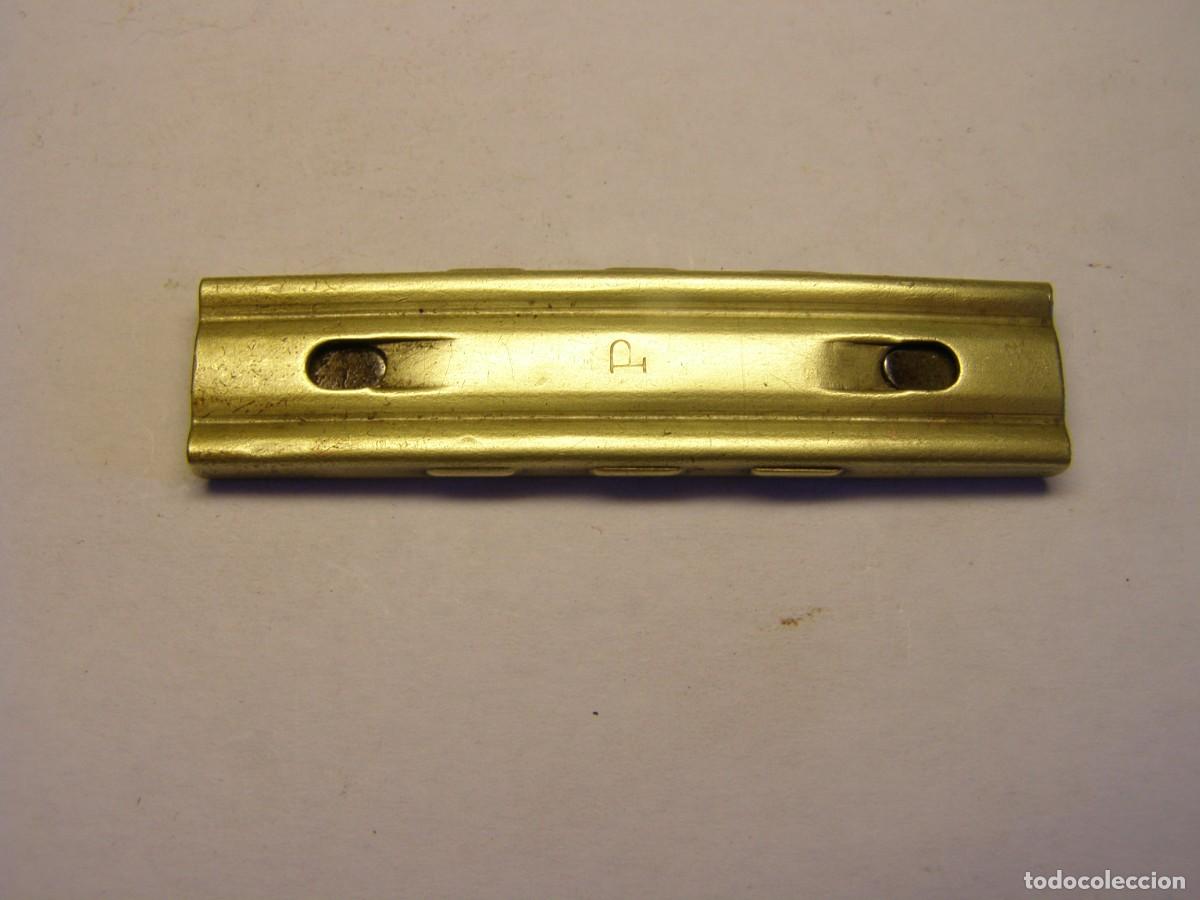 Militaria: Peine clip antiguo para 5 cartuchos para fusil Mauser 98, calibre 7.92 x 57 mm. INERTE.