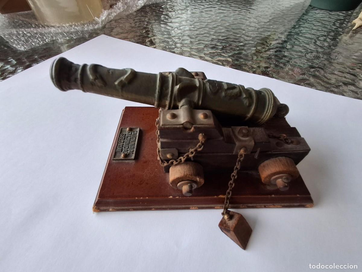 Militaria: Ca&ntilde;&oacute;n naval siglo XVIII del buque guerra Sant&iacute;sima Trinidad.