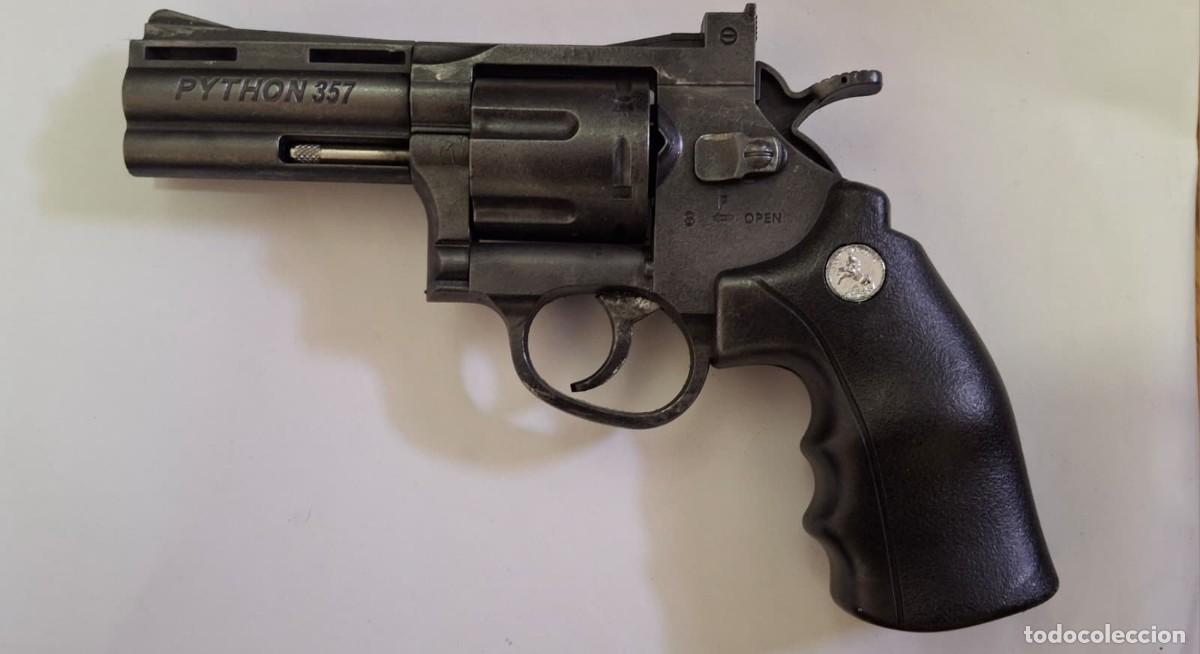 Militaria: R&eacute;plica Colt Python .357 en pl&aacute;stico