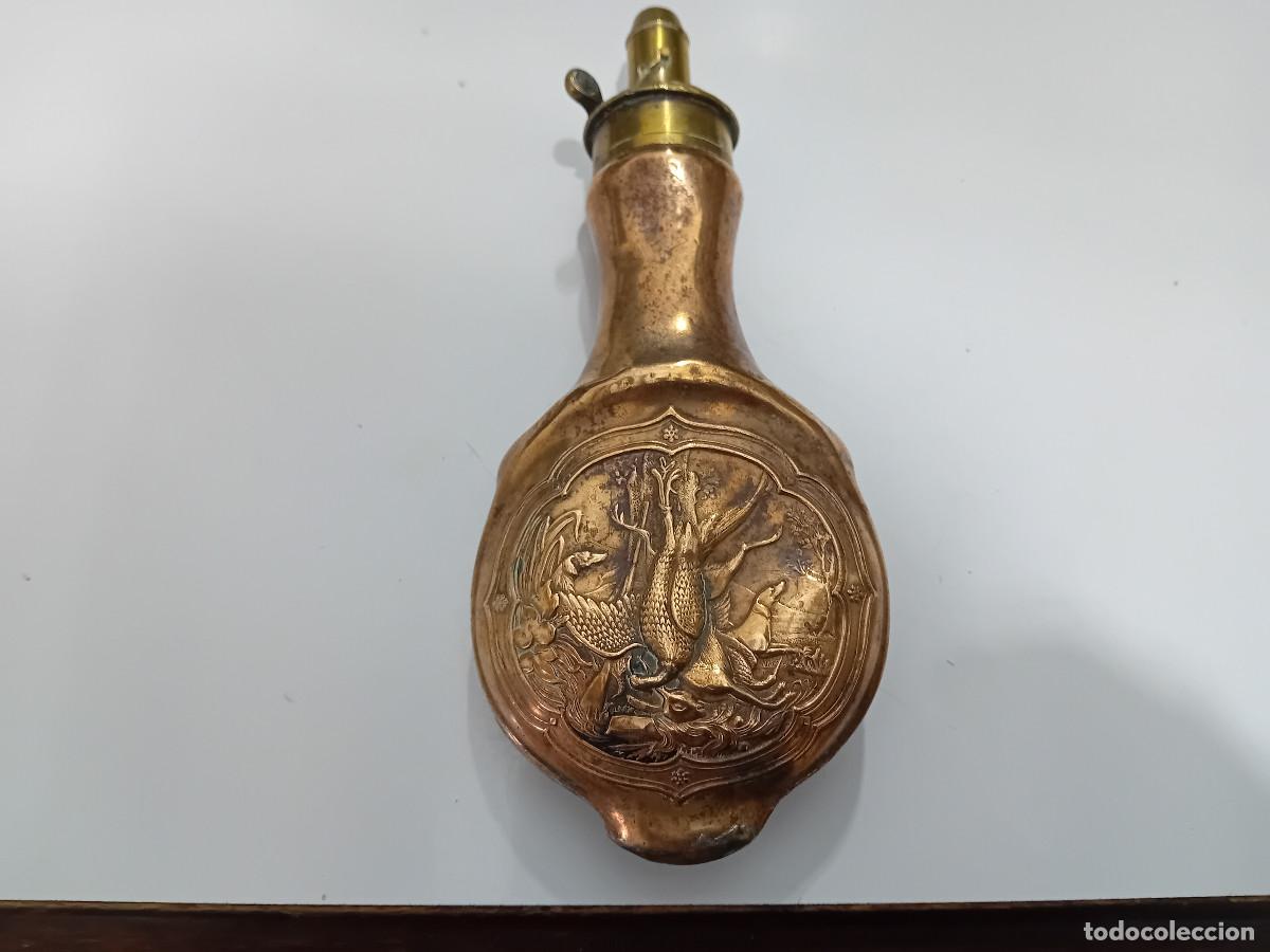 Militaria: antigua petaca de p&oacute;lvora de avancarga