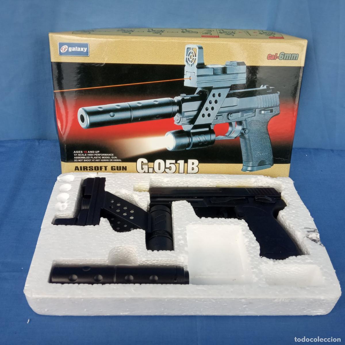 Militaria: Pistola de Airsoft G.051B en su caja