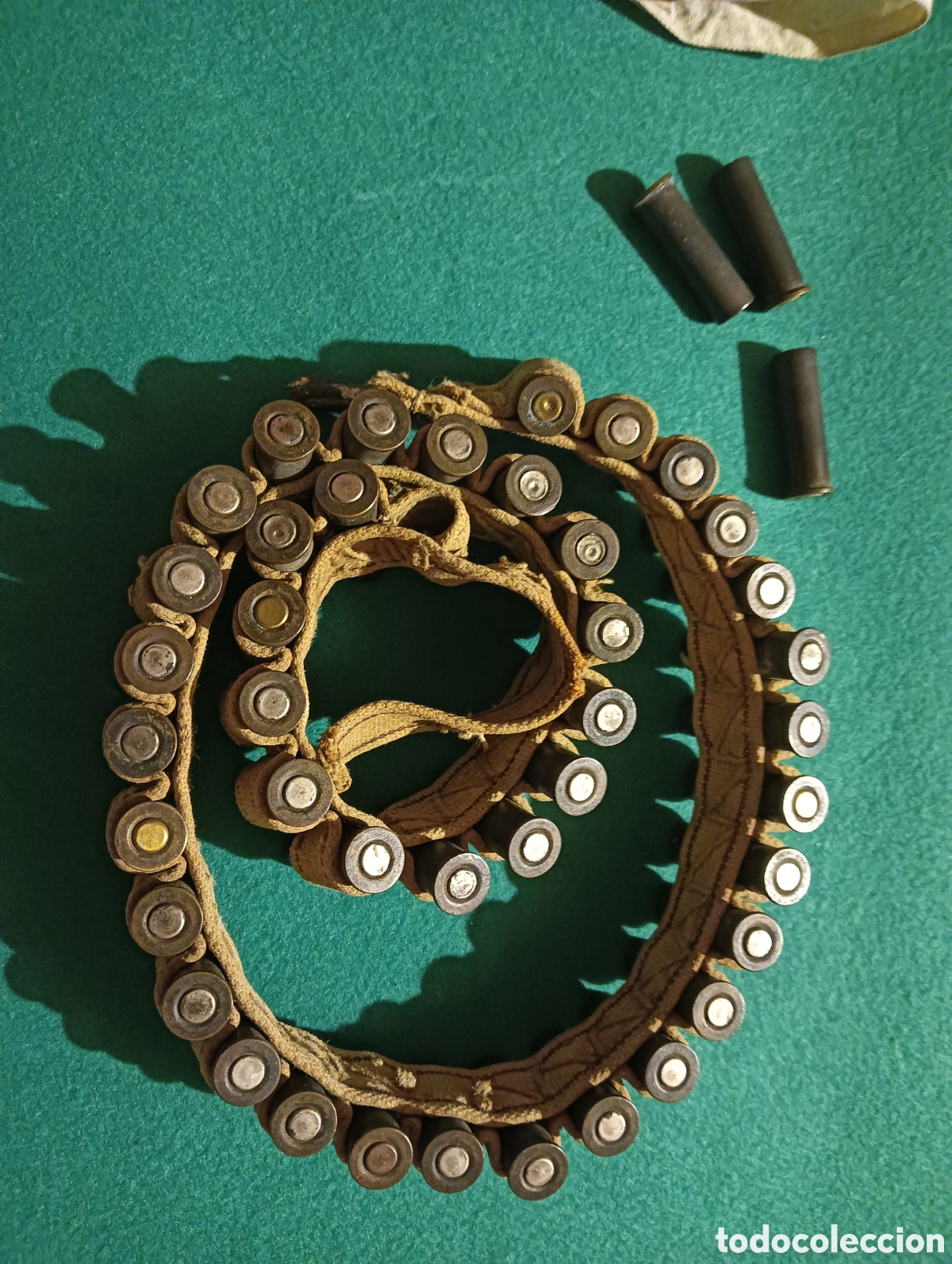 Militaria: curiosa canana antigua con cartuchos metalicos