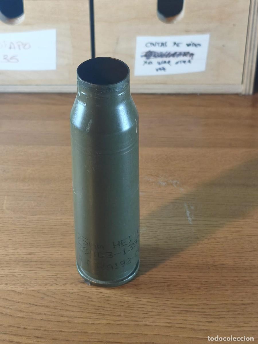 Militaria: vaina o casquillo de munici&oacute;n de artiller&iacute;a ligera o ca&ntilde;&oacute;n autom&aacute;tico, inerte de 30mm o similar