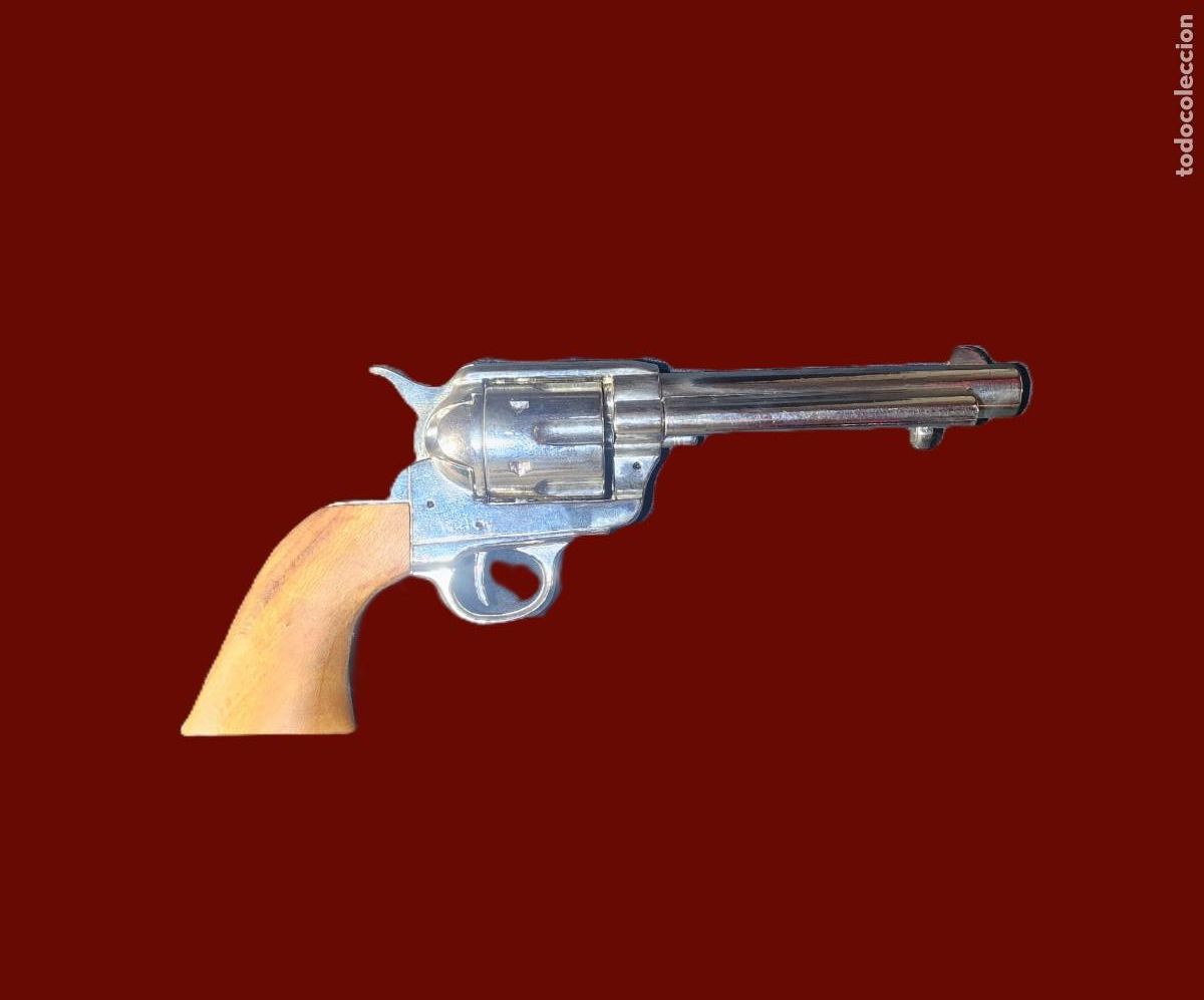 Militaria: Revolver r&eacute;plica Denix cromado