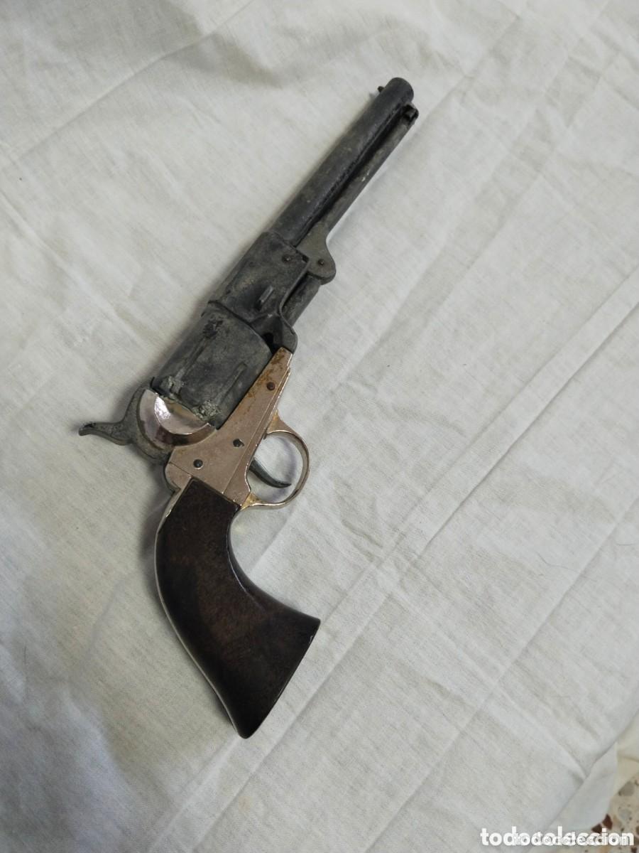 Militaria: Revolver de imitaci&oacute;n - oeste americano