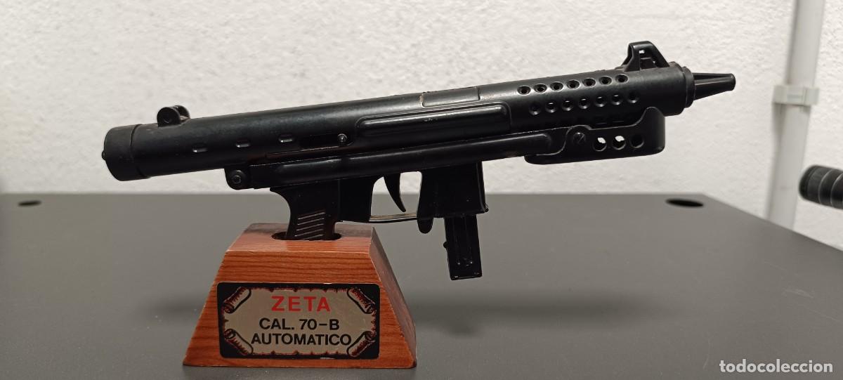 Military Antiques: PRECIOSA MAQUETA DE ZETA CON PEANA