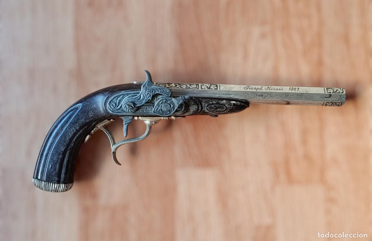 Militaria: R&eacute;plica decorativa pistola de chispa Forsyth Patent &ndash; Joseph Kirner 1807 &ndash; 32 cm