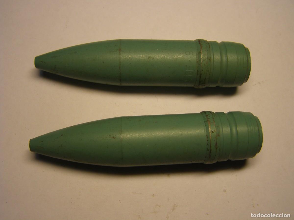 Militaria: 2 Proyectiles de calibre 20 mm. Inertes.