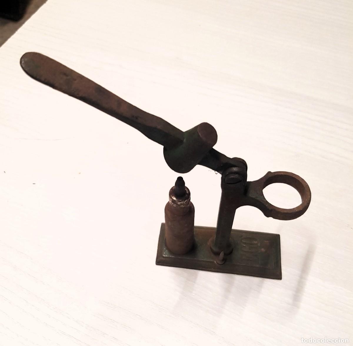 Militaria: ANTIGUA M&Aacute;QUINA MANUAL RECARGA CARTUCHOS
