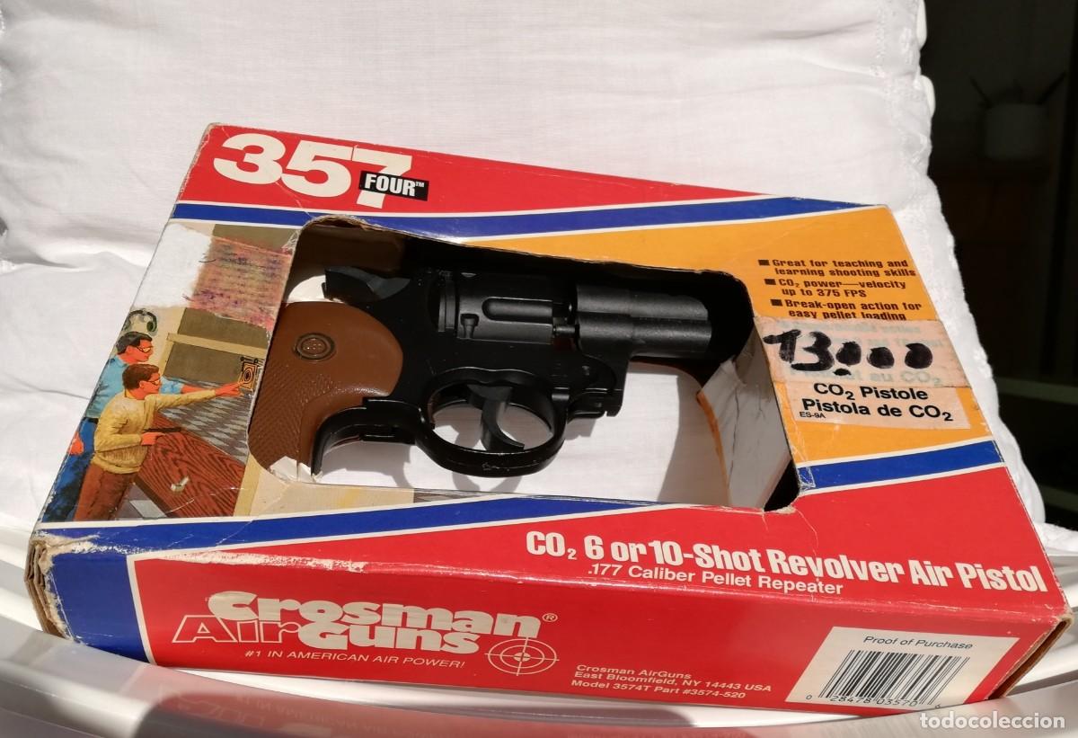 Militaria: Rev&oacute;lver Crosman, air guns