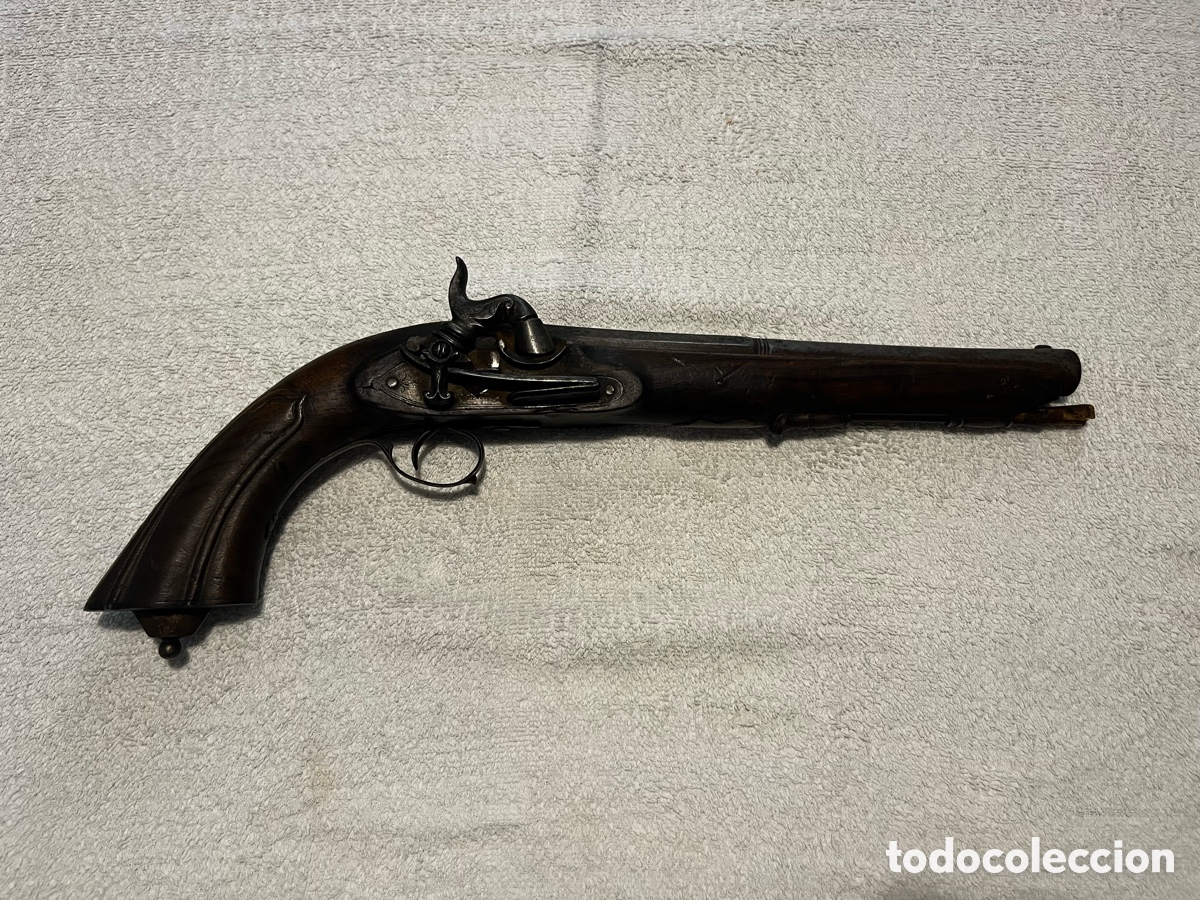 Militaria: Pistola con llave de percusi&oacute;n. Siglo XIX.