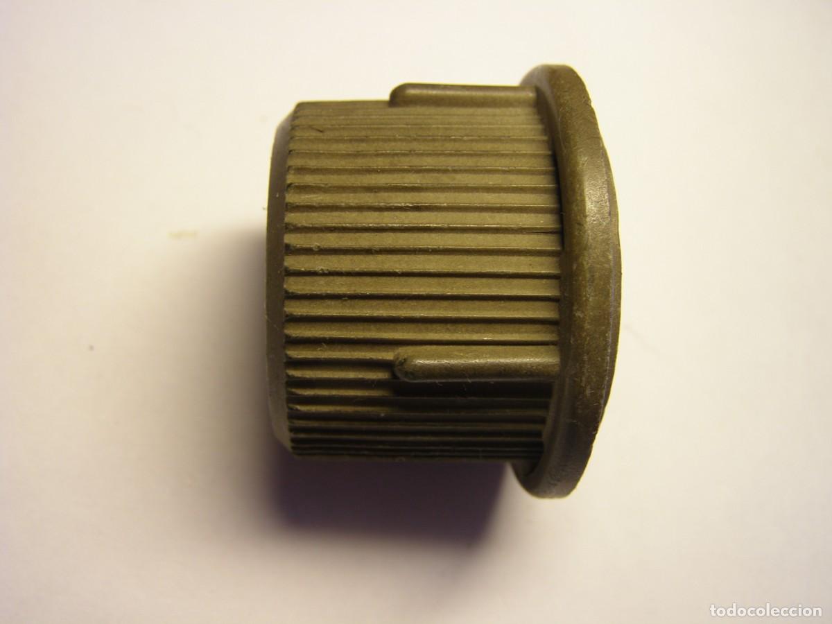 Militaria: Raro tap&oacute;n de seguridad para granada PO III, Ej&eacute;rcito Espa&ntilde;ol. Color kaki.