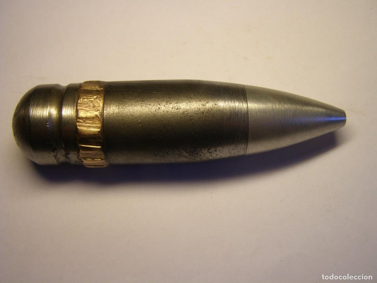 Militaria: Proyectil INERTE de pr&aacute;cticas supongo para el ca&ntilde;&oacute;n DEFA de 30 mm.