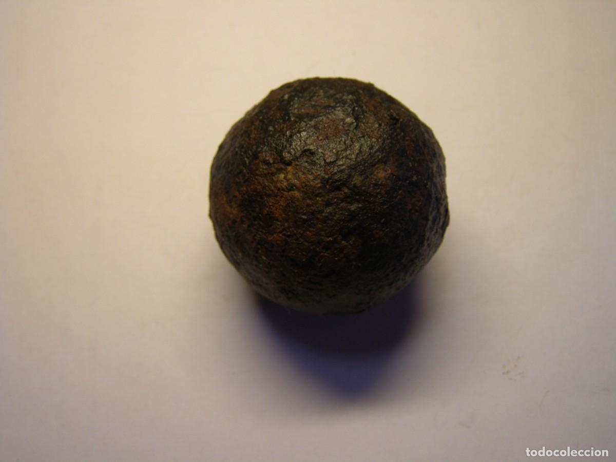Militaria: Bala de ca&ntilde;&oacute;n de la Guerra de la Independencia. Maciza e inerte.