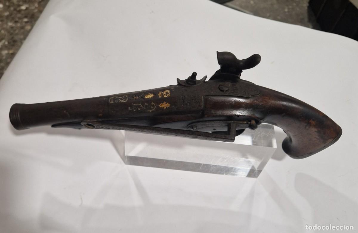 Militaria: Pistola catalana de Ripoll con llave de &rdquo;miquelet&rdquo; y chispa de pedernal, del siglo XVIII