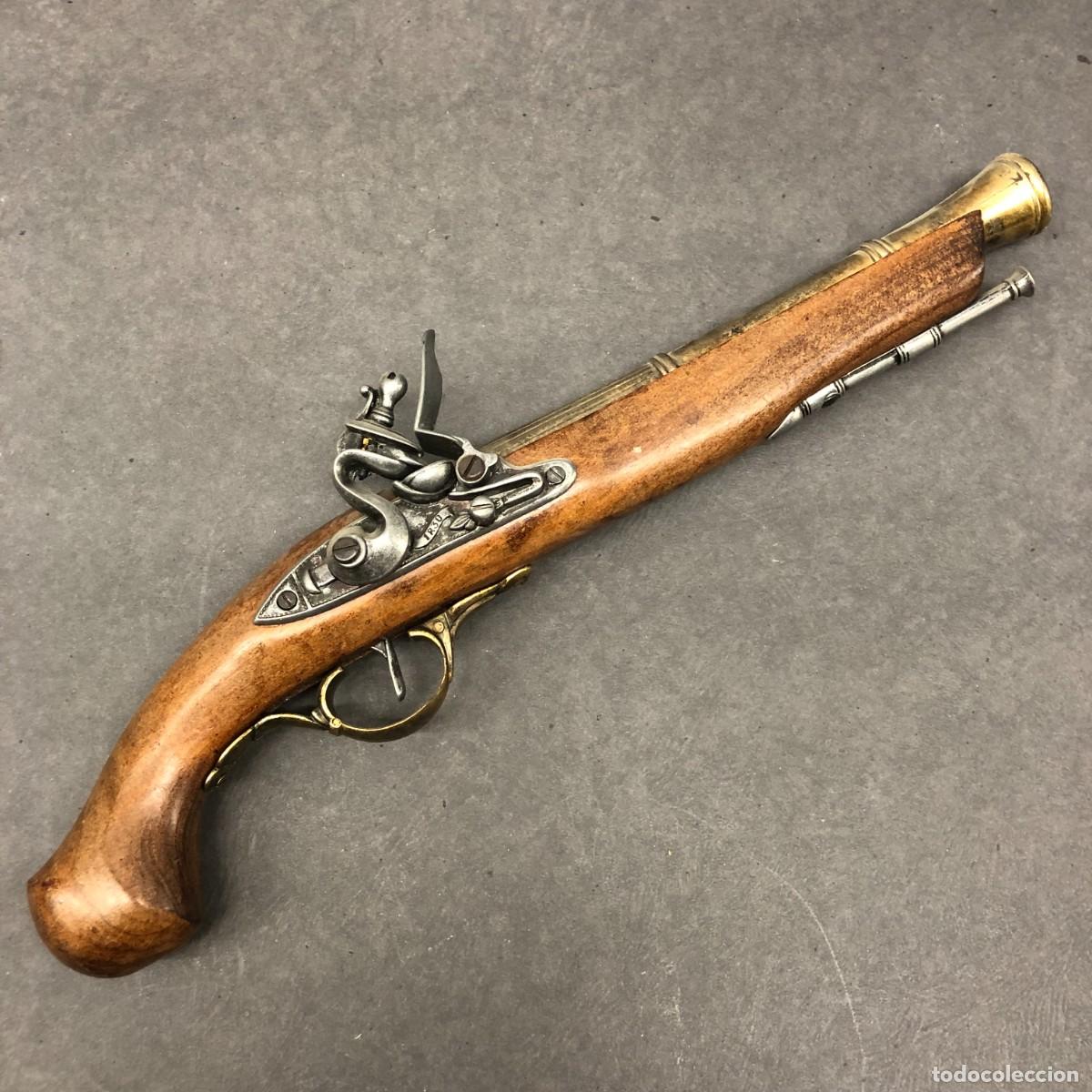 Militaria: REPRODUCCI&Oacute;N DE PISTOLA - ARMA DE FUEGO - 1830 - PIEZA DECORATIVA ARTICULADA - 37,5 CM / 1602