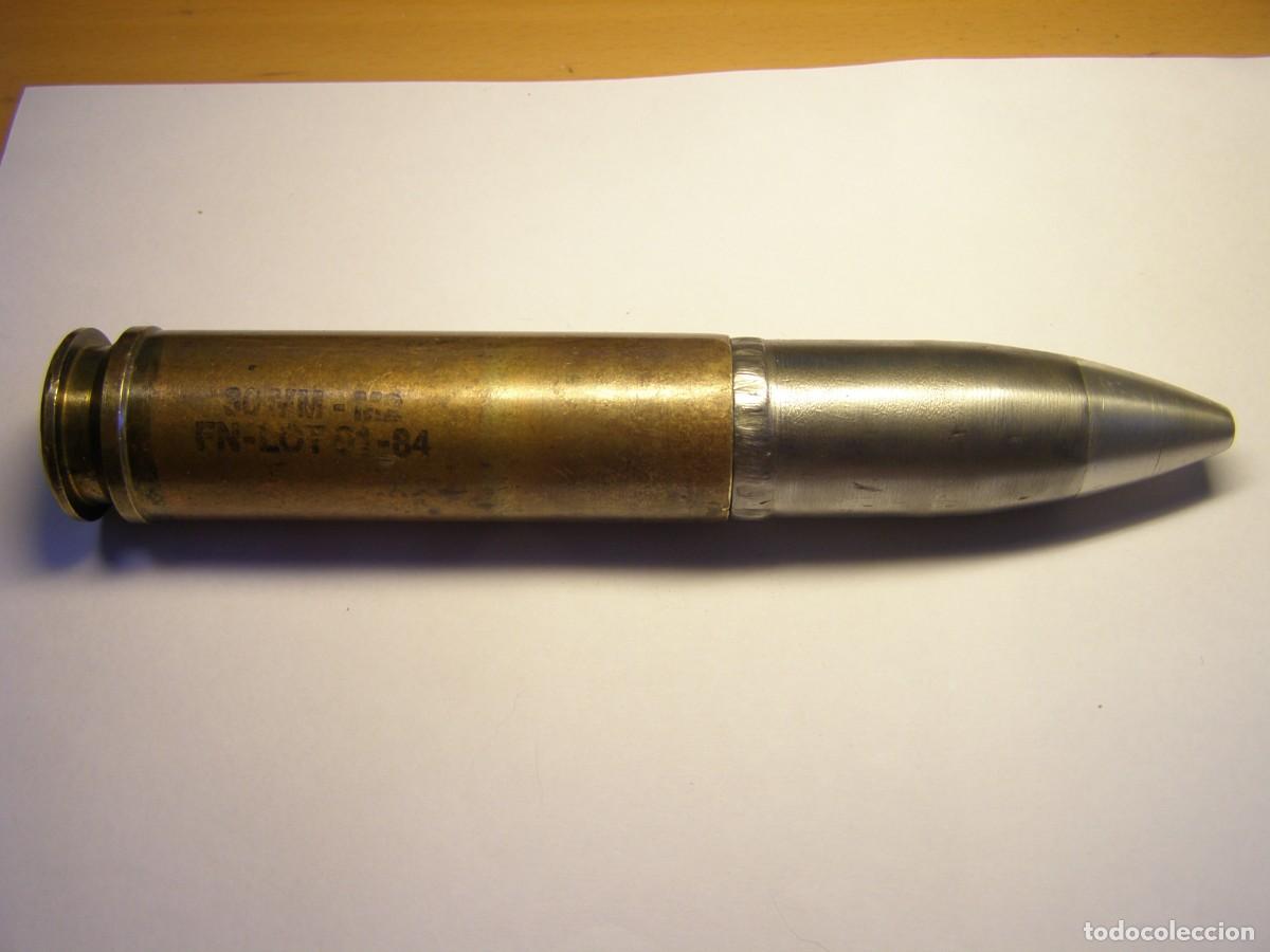Militaria: Cartucho INERTE de ejercicio calibre 30 mm. DEFA para aviaci&oacute;n.