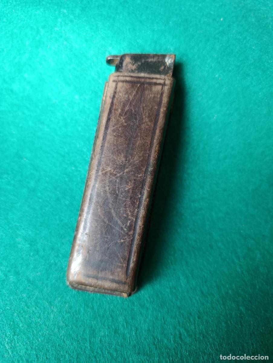 Militaria: Cargador pistola conFunda Antigua de Cuero Vintage con traba para cintur&oacute;n