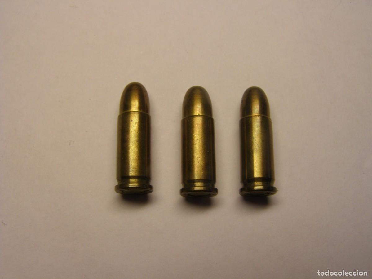 Militaria: 3 cartuchos de calibre 6.35 mm. o 25 Browning. Inertes.
