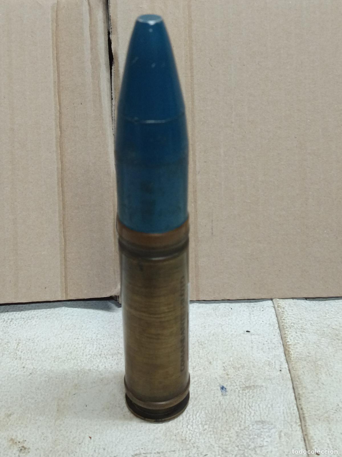 Militaria: DISPARO COMPLETO 30 MM RG-79, J30 MM, RG 80, HARRIER ARMADA ESPA&Ntilde;OLA, COMANDANTE PILOTO,INERTE VAC&Iacute;A