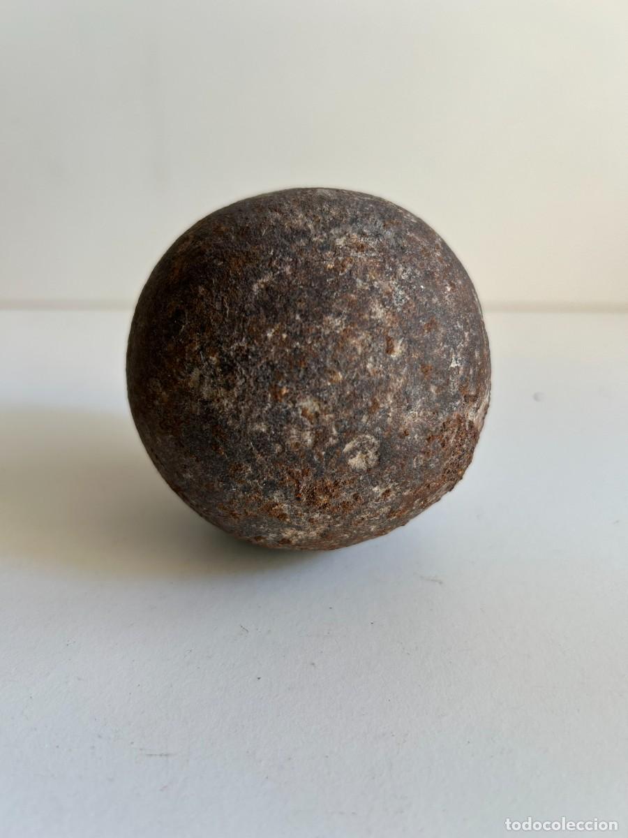 Militaria: Antigua bala de ca&ntilde;&oacute;n hierro fundido