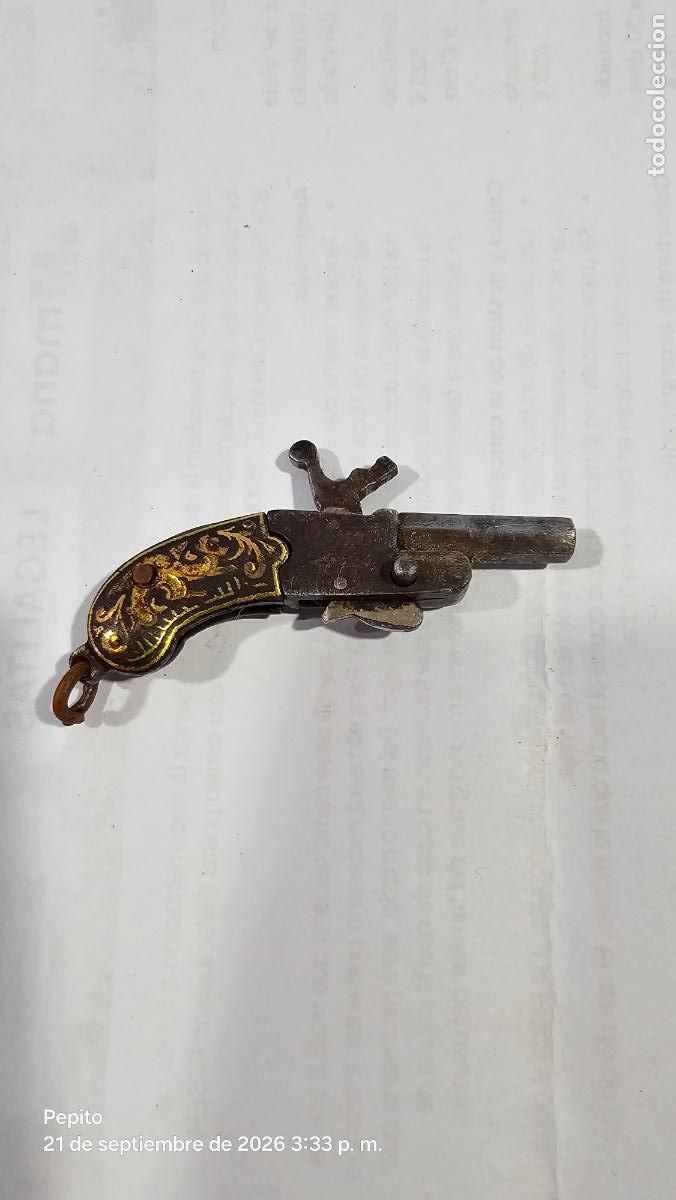 Militaria: Rara pistola Berloque miniatura Franz Pfaanl siglo XIX 2mm leontina reloj cachas dorada damasquinada