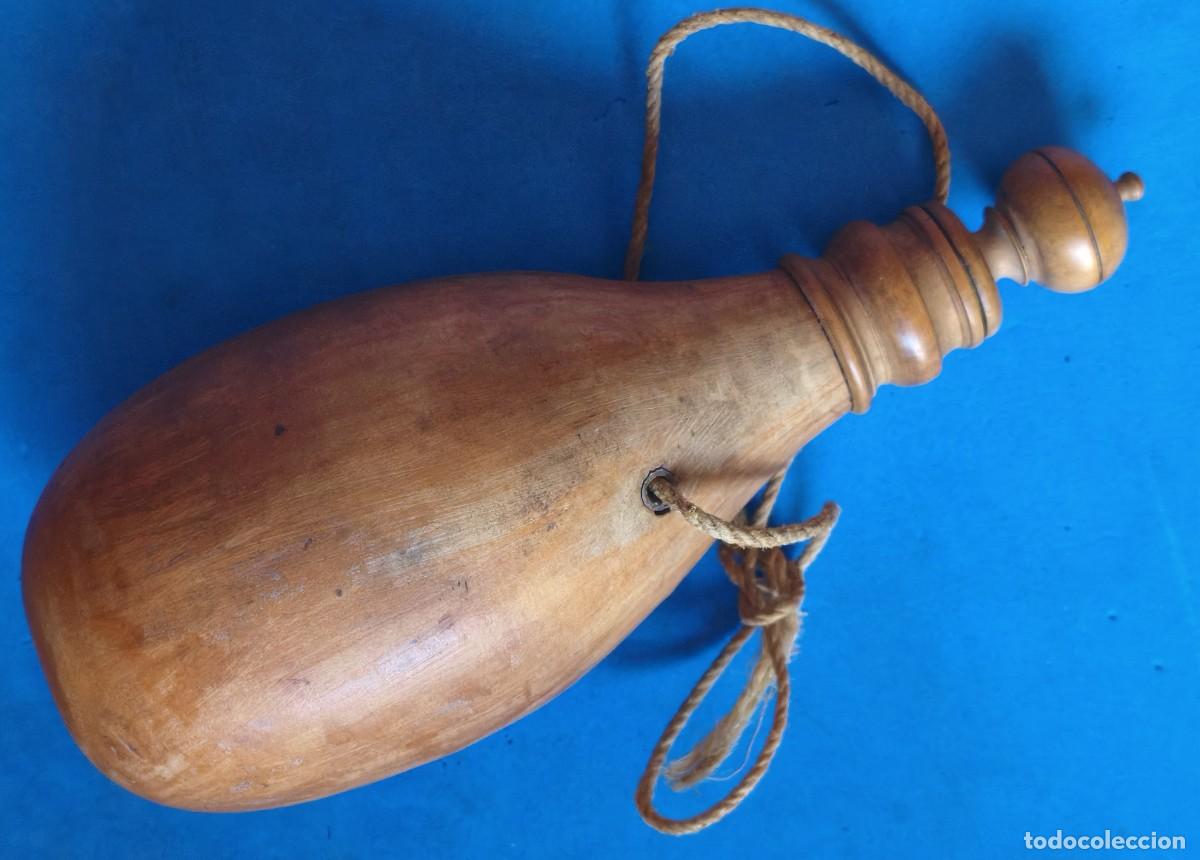 Militaria: Antigua polvera o perdigonera.