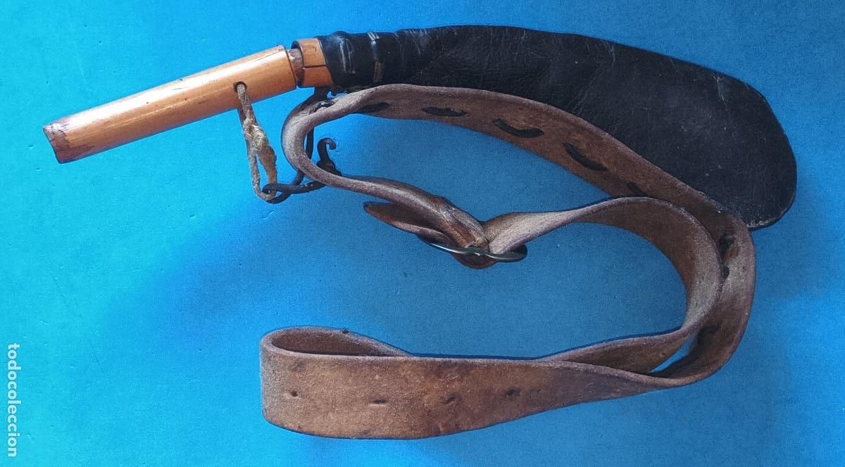 Militaria: Antigua polvera. Con peque&ntilde;o cintur&oacute;n. - Foto 2