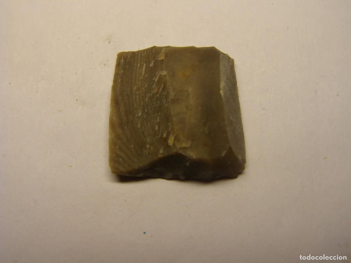Militaria: Pedernal, gun flint, pierre fusil, de s&iacute;lex para arma de avancarga para tiro y recreaci&oacute;n hist&oacute;rica.