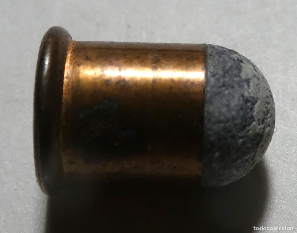 Militaria: Cartucho Flobert, mide 9 mm