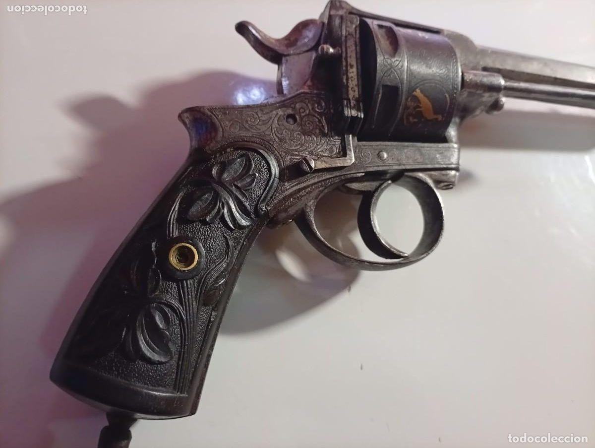 Militaria: Rev&oacute;lver antiguo europeo de tambor-a&ntilde;o 1860 y 1885