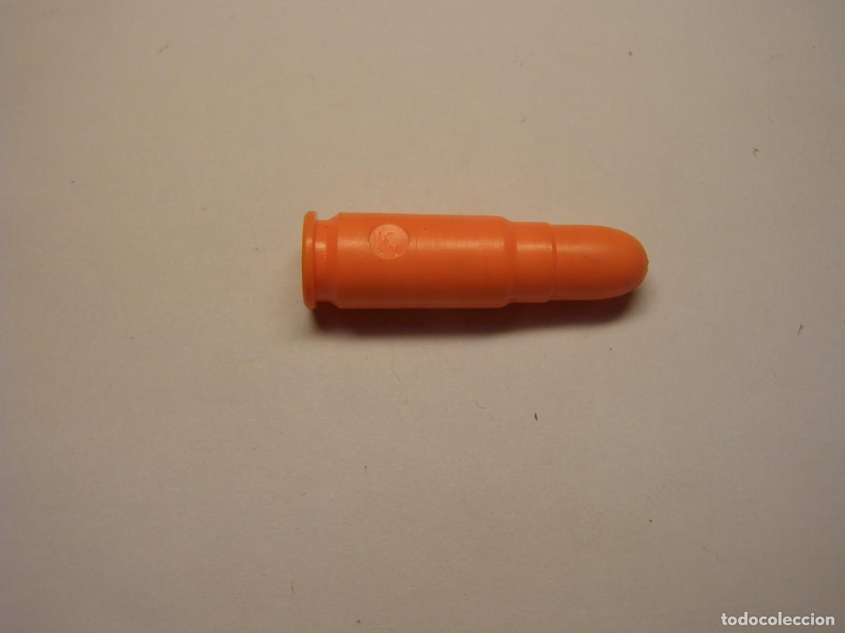 Militaria: Cartucho inerte, alivia percutores, calibre 7.62 Tokarev.