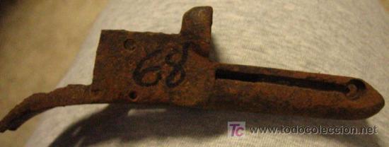 Militaria: Resto de pistola de espiga - Foto 1