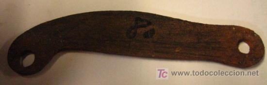 Militaria: Portav&iacute;s de hierro de 95 cms - Foto 1