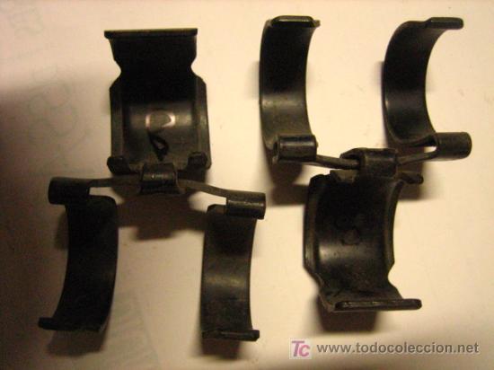 Militaria: 2 grapas de 20 mm - Foto 1