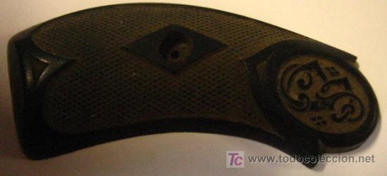 Militaria: Una cacha de 6 cms aprox - Foto 1