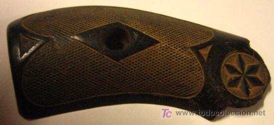 Militaria: Una cacha de 6 cms aprox - Foto 1