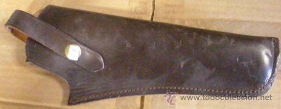 Militaria: Revolvera marr&oacute;n de 20 cms - Foto 1