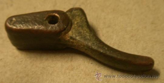 Militaria: Gatillo de bronce - Foto 1