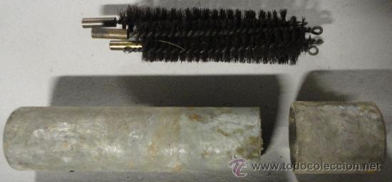 Militaria: Bote con &uacute;tiles de limpieza. - Foto 1