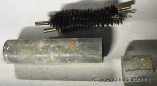 Militaria: Bote con &uacute;tiles de limpieza. - Foto 1