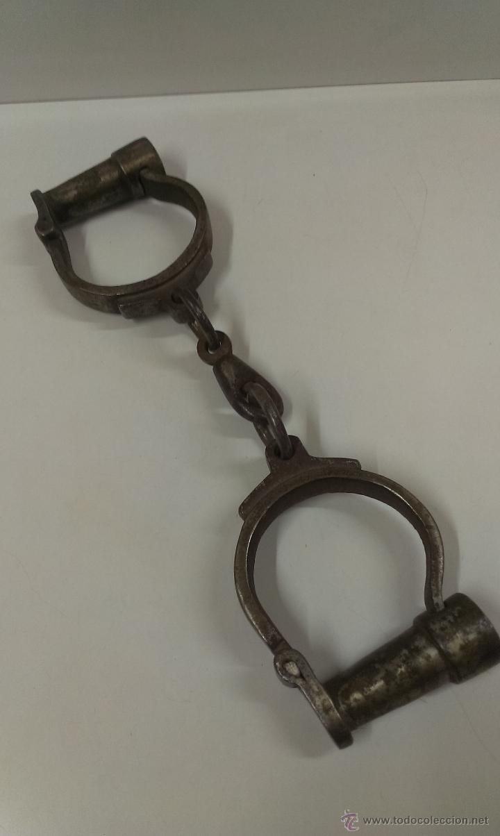 Militaria: ANTIGUOS GRILLETES - Foto 2
