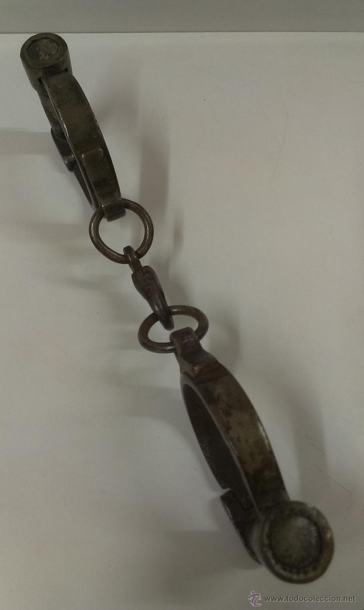 Militaria: ANTIGUOS GRILLETES - Foto 3
