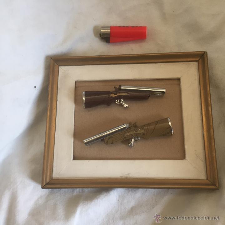 Militaria: CUADRO CON DOS ESCOPETAS MECHERO - Foto 1